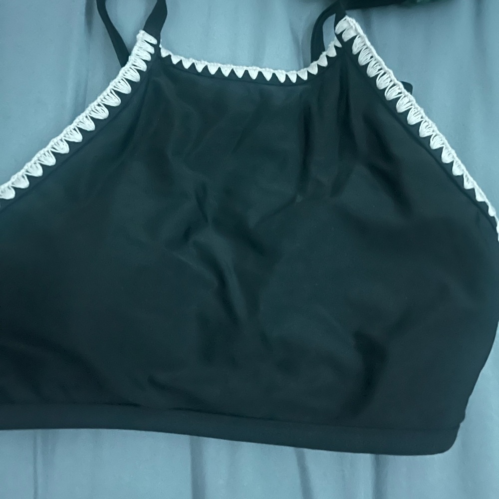 black with white trim details from aerie